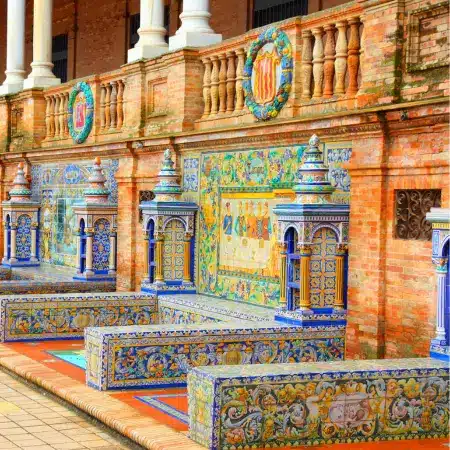 Plaza de España w Sewilli – mostek i ceramiczne azulejos